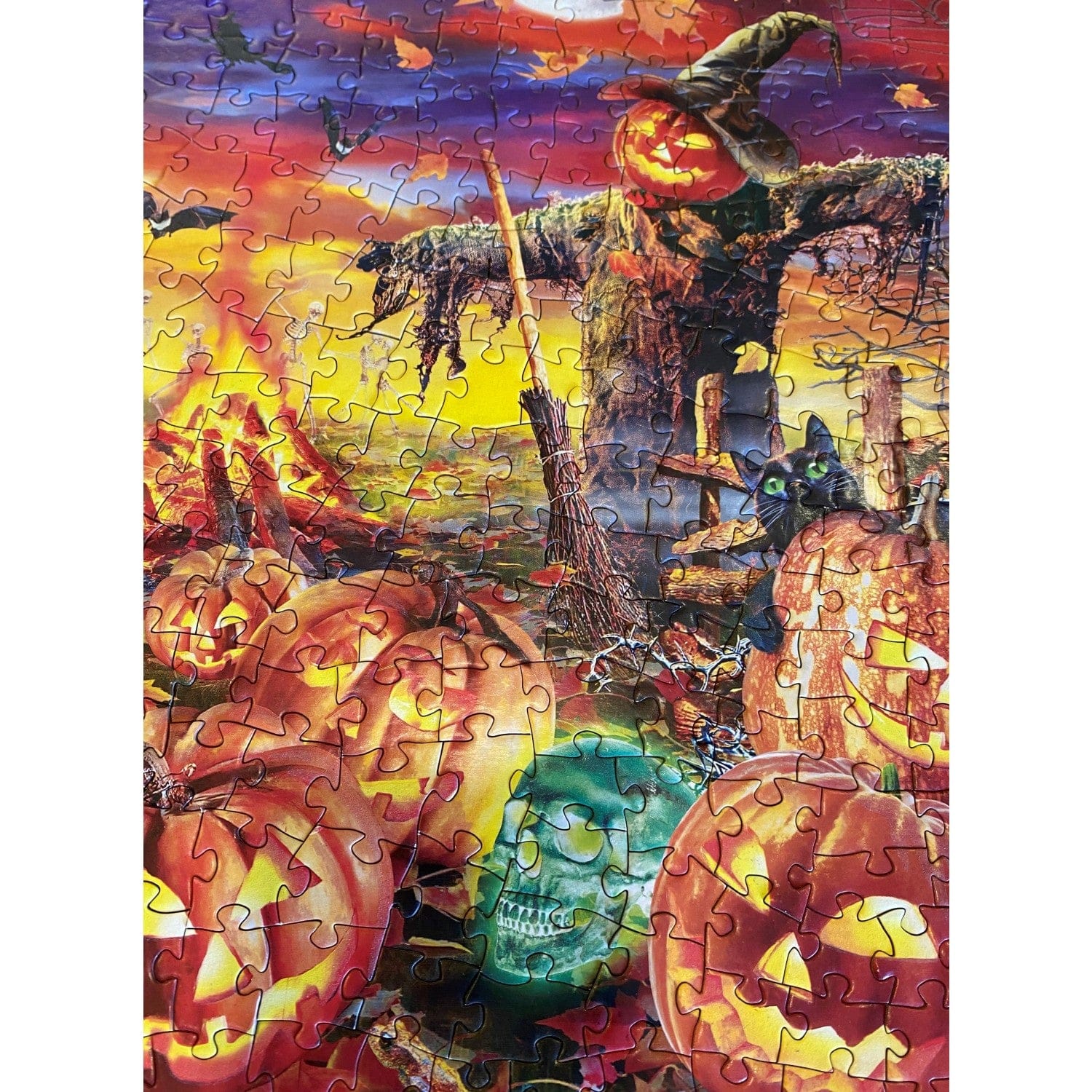 Glow in the Dark - All Hallow's Eve 500 Piece Jigsaw Puzzle - Image 6